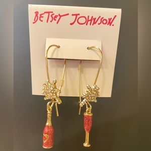 Betsy Johnson Champagne Mismatched Earrings NWT beautiful and sparkly